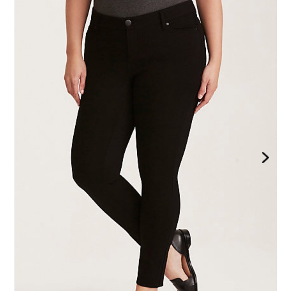 Torrid 20S Skinny Ponte Pants Black NWT
